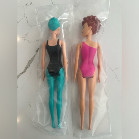 Barbie colour reveal  dolls x2 aqua and pink 2020 release - Picture 4 of 4